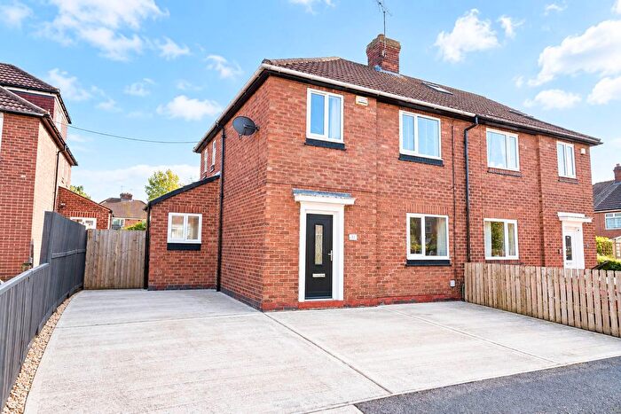 3 Bedroom Semi-Detached House For Sale In Little Avenue, York, YO30