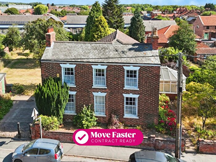 5 Bedroom Detached House For Sale In West Acridge, Barton-Upon-Humber, Lincolnshire, DN18