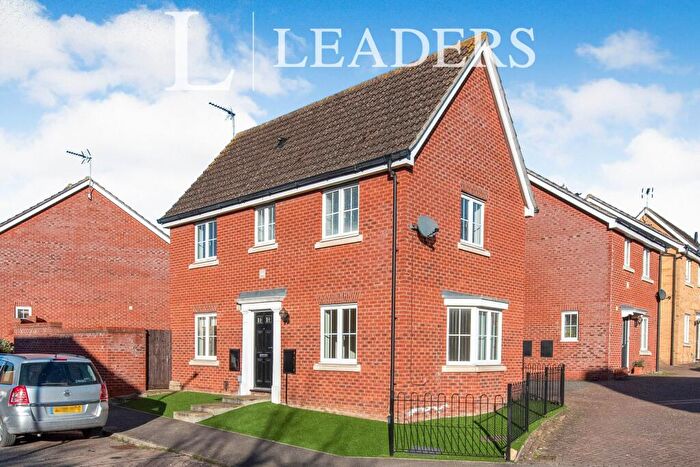 3 Bedroom Semi-Detached House To Rent In Goosander Road, IP14