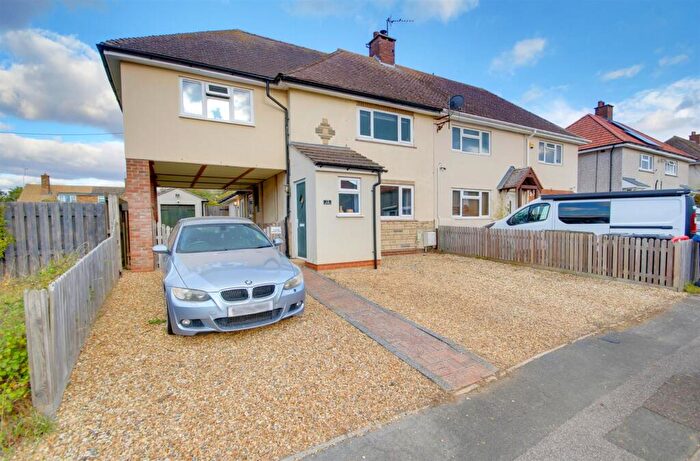 3 Bedroom Semi-Detached House For Sale In Jubilee Avenue, Warboys, PE28