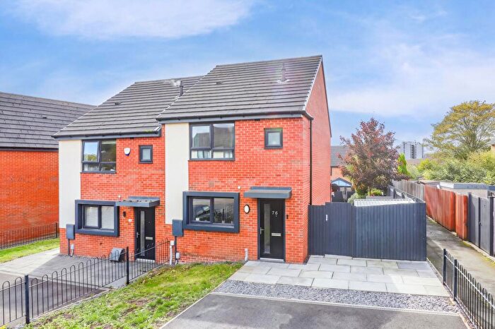 3 Bedroom Semi-Detached House For Sale In Limmen Gardens, Nottingham, NG3