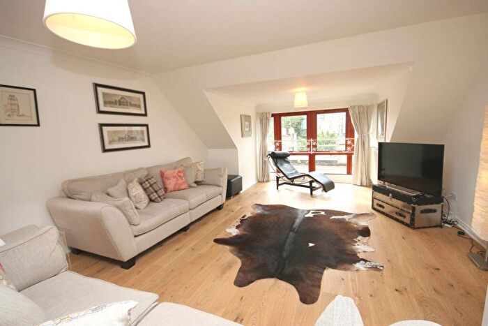 4 Bedroom Flat To Rent In St Stephen Street, Stockbridge, Edinburgh, EH3