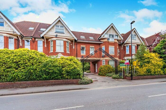 1 Bedroom Property To Rent In Hill Lane, Southampton, SO15