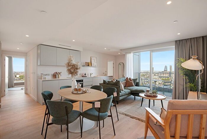 3 Bedroom Flat To Rent In Lumina House, Elephant Amp; Castle, Elephant Amp; Castle, SE1