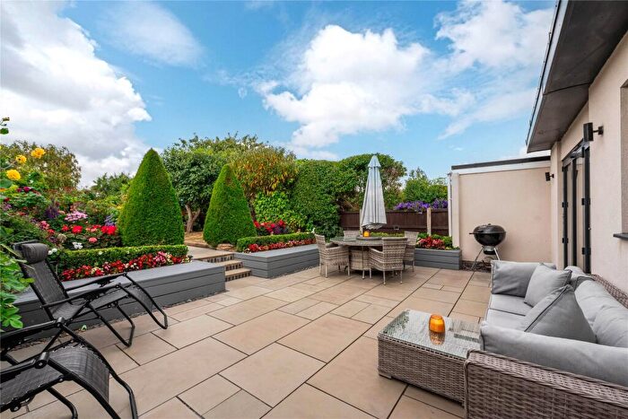 4 Bedroom Semi-Detached House For Sale In The Beeches, Deanshanger, Milton Keynes, Northamptonshire, MK19