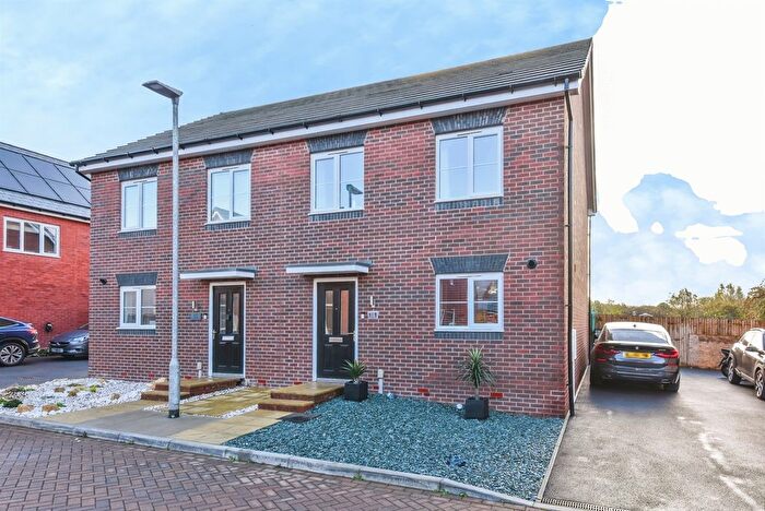 3 Bedroom Semi-Detached House For Sale In Callum Way, Westbury, BA13