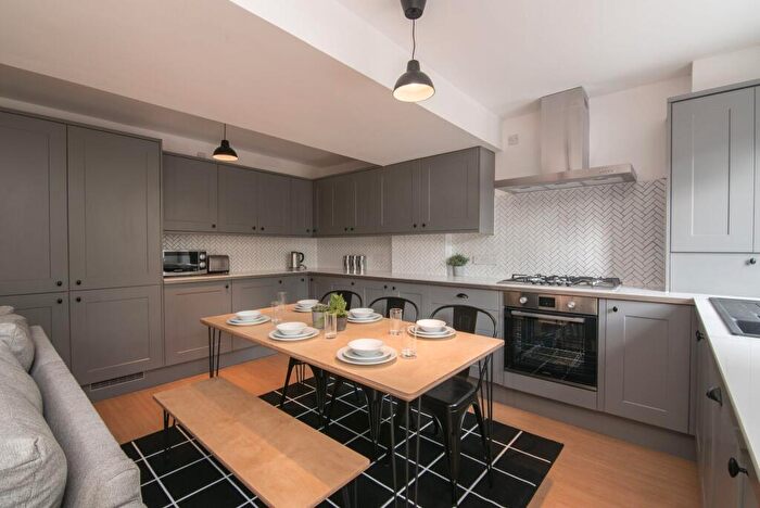 6 Bedroom Semi-Detached House To Rent In Broughton Drive, Nottingham, NG8