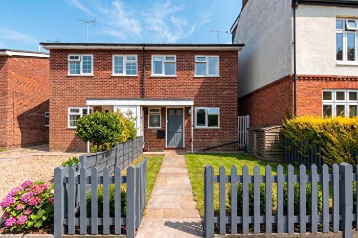 3 Bedroom Semi-Detached House To Rent In Brookwood, Surrey, GU24