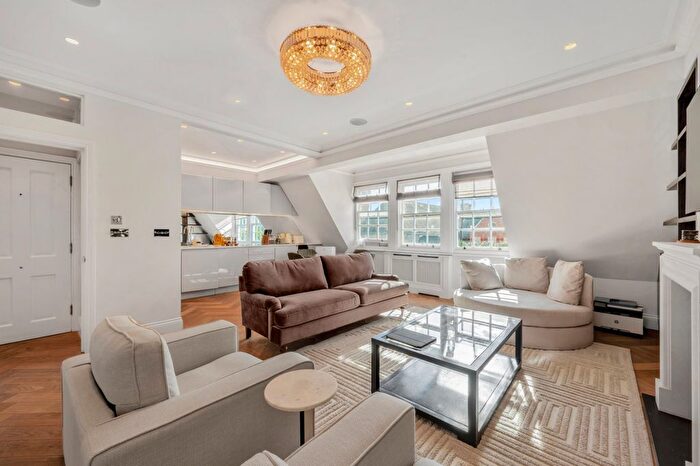 2 Bedroom Flat To Rent In Pont Street, Knightsbridge, SW1X