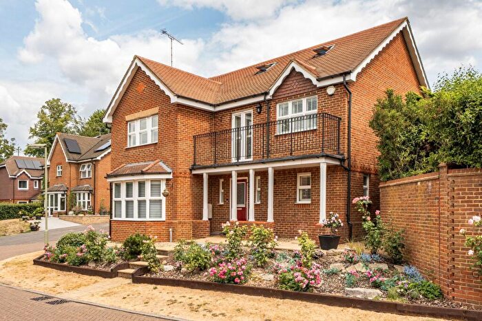 5 Bedroom Detached House For Sale In Quarry Gardens, Leatherhead, KT22
