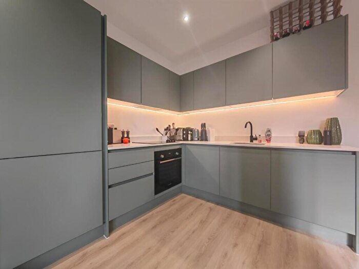 1 Bedroom Apartment To Rent In Peach Street, Wokingham, RG40