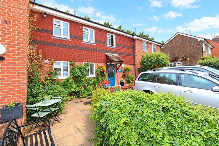 1 Bedroom Flat For Sale In Westcott, Dorking, RH4