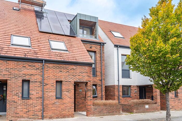 3 Bedroom Town House For Sale In Derwent Way, York, YO31