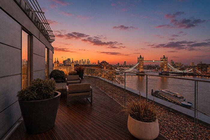 4 Bedroom Penthouse To Rent In Lower Thames Street, London, EC3R