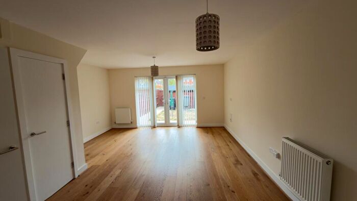 3 Bedroom Terraced House To Rent In Longships Way, Reading, RG2