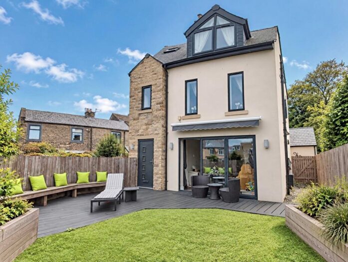 4 Bedroom Detached House For Sale In Whitegate Road, Halifax, West Yorkshire, HX3