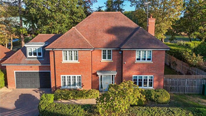 5 Bedroom Detached House For Sale In Denby Close, Wokingham, Berkshire, RG41