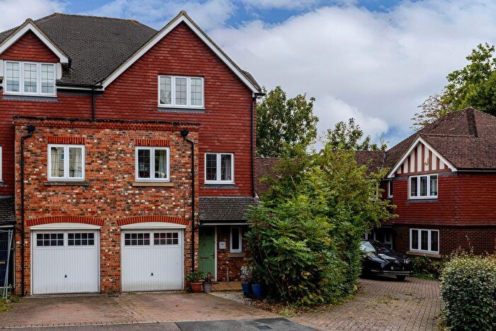 3 Bedroom Property For Sale In St. Denys Close, Purley, CR8