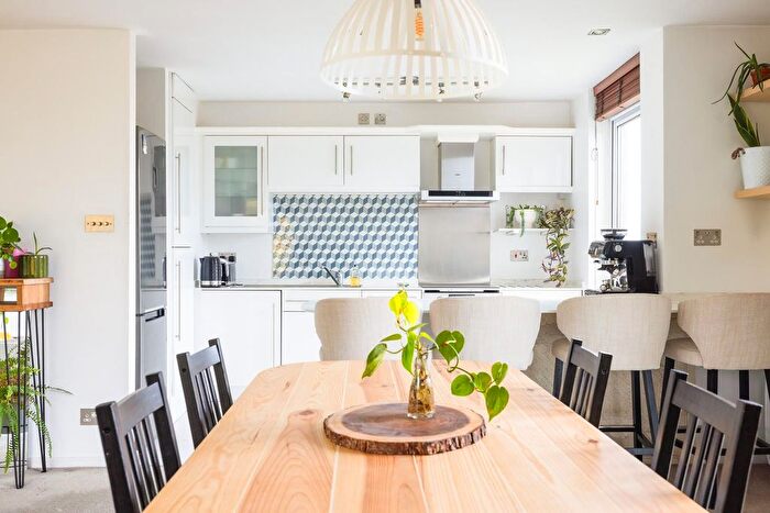 2 Bedroom Flat For Sale In Bridge Road, Leigh Woods, BS8