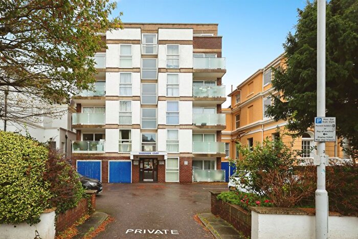 1 Bedroom Flat For Sale In Trinity Trees, Eastbourne, BN21