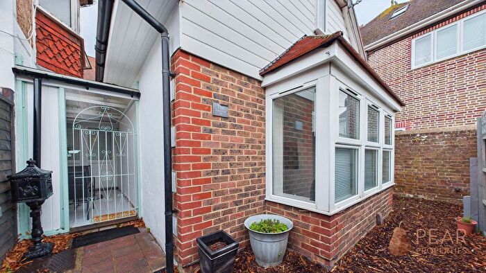 2 Bedroom Detached House To Rent In B Cissbury Road, Worthing, BN14