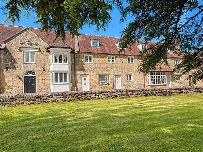3 Bedroom Terraced House For Sale In Church Street, Tisbury, SP3
