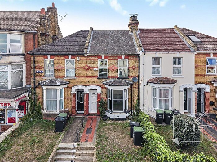 2 Bedroom Terraced House For Sale In Pelham Road, Gravesend, DA11