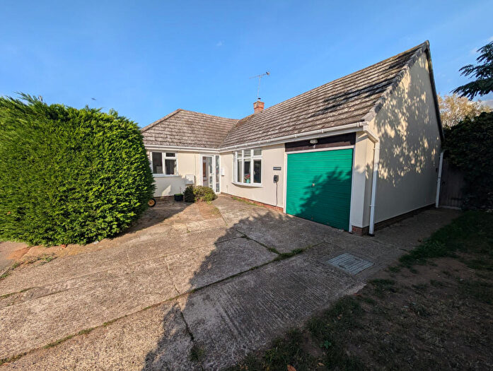 3 Bedroom Bungalow To Rent In Woodfield Drive, West Mersea, CO5