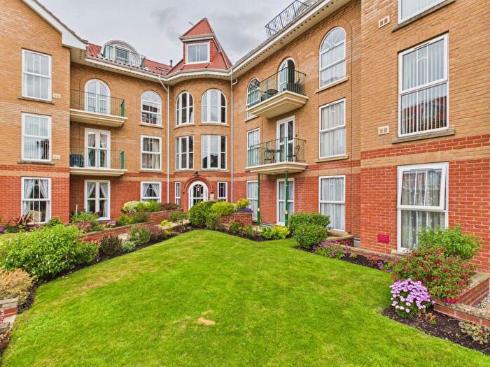 2 Bedroom Apartment For Sale In Colne Road, Cromer, NR27