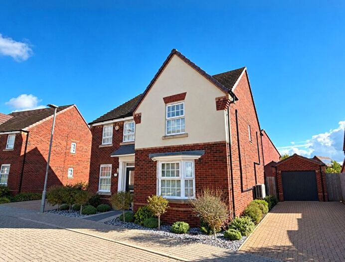 4 Bedroom Detached House For Sale In Gladius Grove, Milton Keynes, MK11