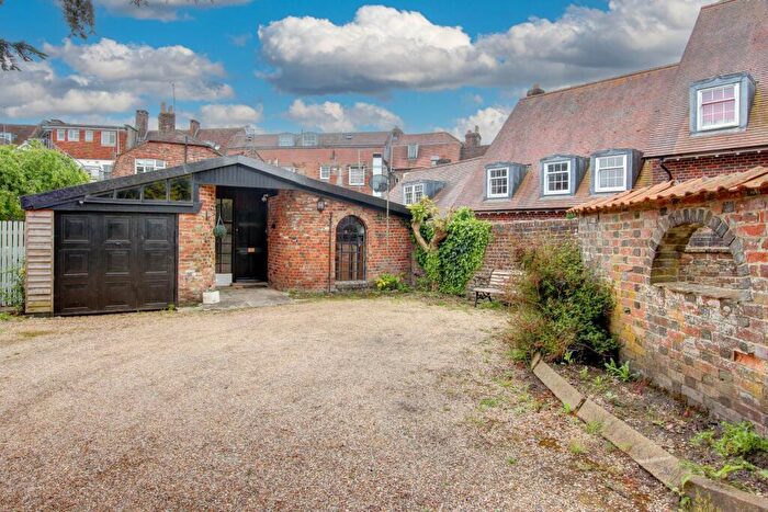 4 Bedroom House For Sale In West Street, Blandford Forum, DT11