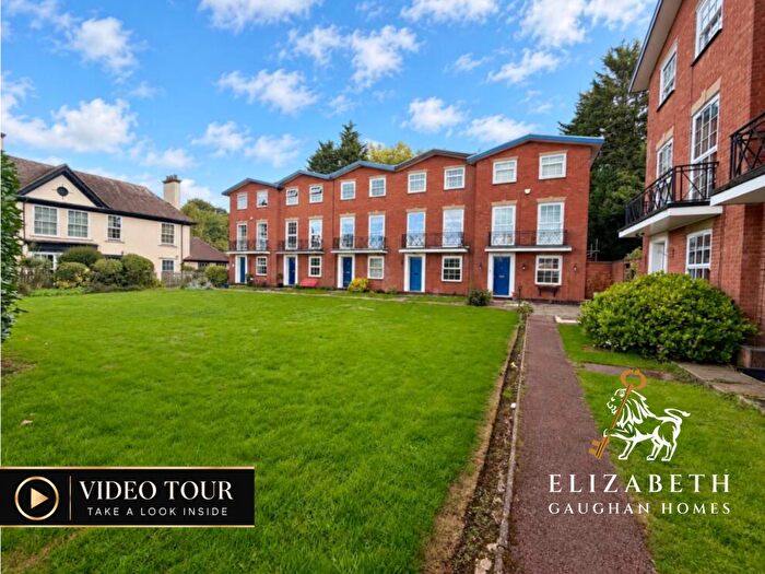 4 Bedroom Town House To Rent In Dudley Court, Bramcote, NG9