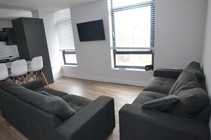 6 Bedroom Flat To Rent In Standish Road, Fallowfield, Manchester, M14