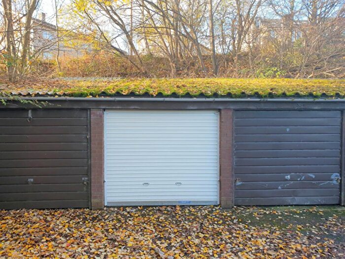 Garage / Parking To Rent In Clarence Gardens, Glasgow, G11