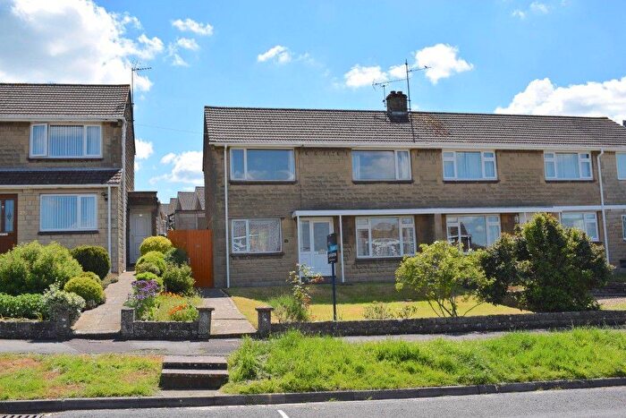 3 Bedroom Semi-Detached House To Rent In Eastern Avenue, Chippenham, SN15