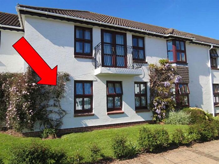 1 Bedroom Property For Sale In Chisholme Court, St Austell, PL25