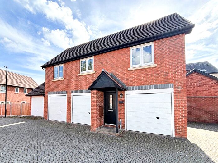 1 Bedroom Flat For Sale In Lovatt Lane, Lawley Village, Telford, Shropshire, TF4