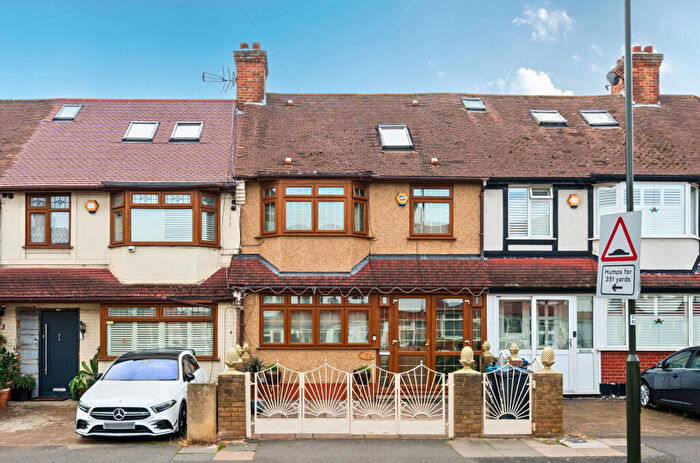 4 Bedroom Terraced House For Sale In Sherwood Park Road, Mitcham, CR4