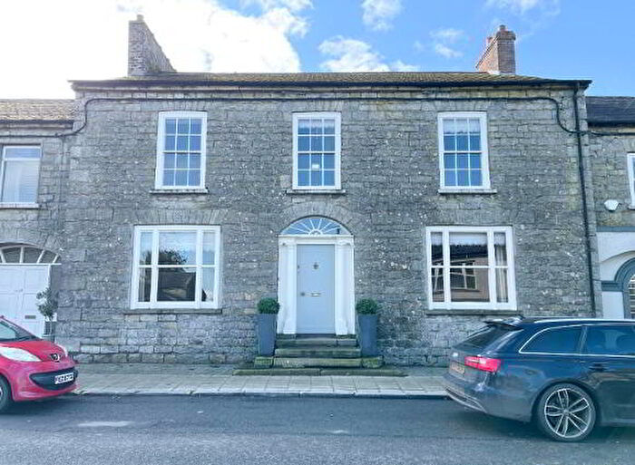 4 Bedroom Mid Terraced House To Rent In Main Street, Caledon, BT68