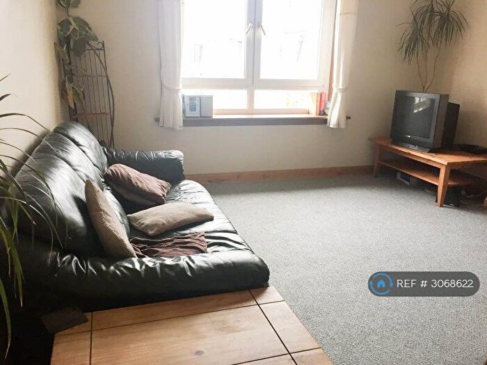 2 Bedroom Flat To Rent In Froghall Terrace, Aberdeen, AB24