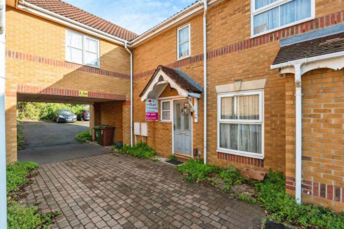 3 Bedroom Terraced House For Sale In Newburgh Road, Grays, RM17
