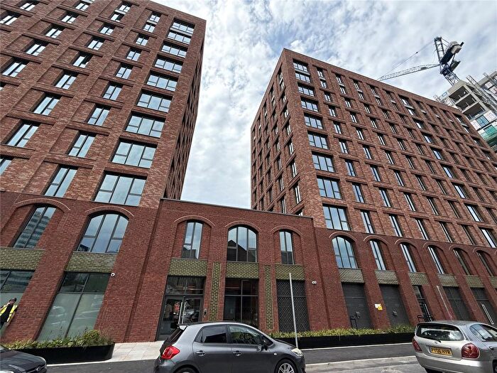 2 Bedroom Flat To Rent In Waterhouse Tower, Manchester, Dutton Street, M3