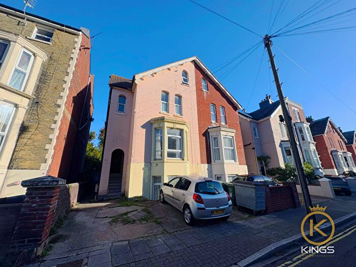 1 Bedroom Flat To Rent In Elphinstone Road, Southsea, PO5