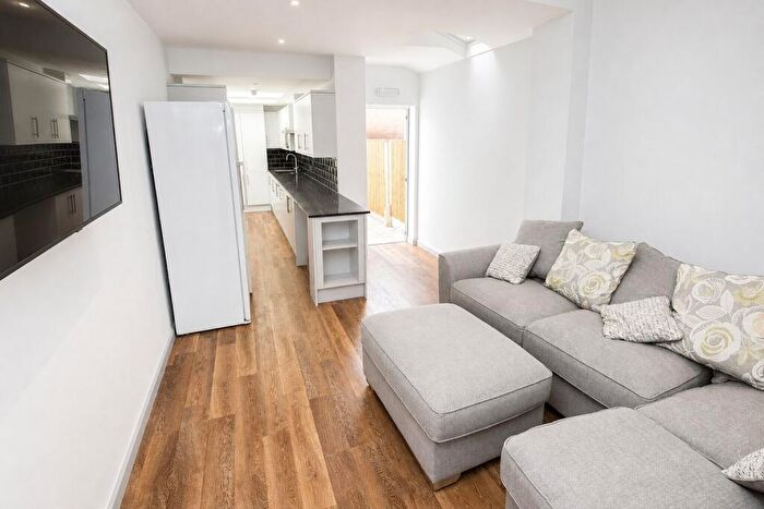 6 Bedroom House To Rent In Hubert Road, Birmingham, B29