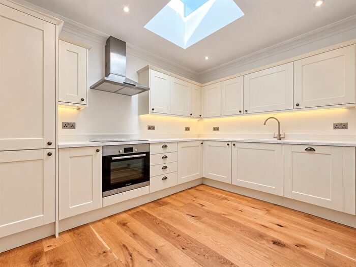 2 Bedroom Flat To Rent In Main Road, Cleeve, BS49
