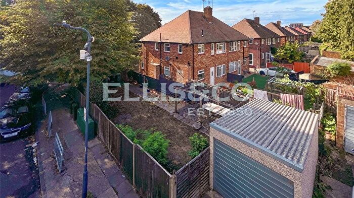 2 Bedroom Maisonette For Sale In Queensbury Road, Wembley, HA0