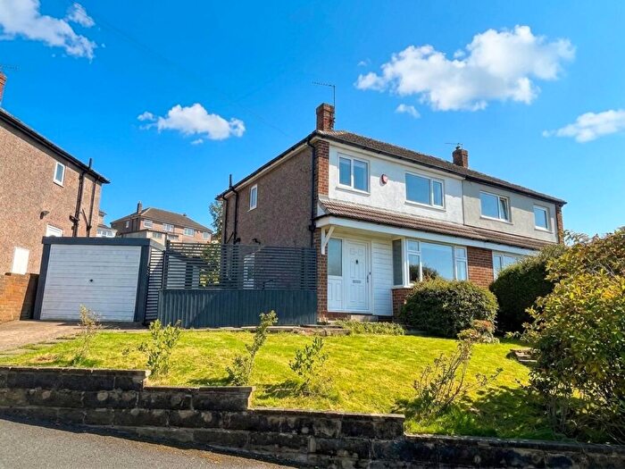 3 Bedroom Semi-Detached House For Sale In Greenside Drive, Huddersfield, HD5
