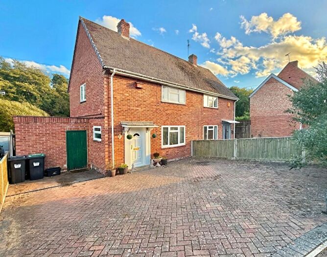 2 Bedroom Semi-Detached House For Sale In Ladycross Road, Hythe, SO45