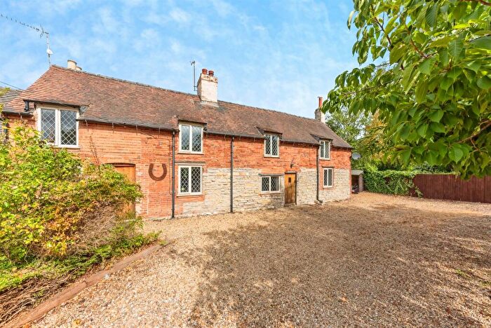 4 Bedroom Detached House For Sale In Gainsborough Road, Langford, Newark, NG23