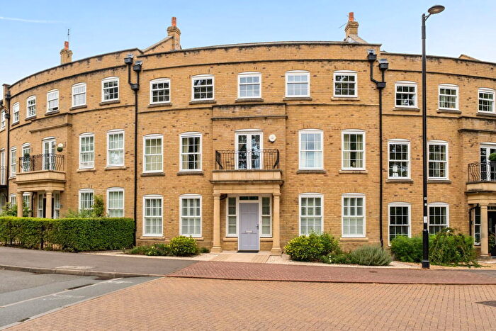 6 Bedroom Town House For Sale In Rockbourne Road, Sherfield-on-Loddon, RG27